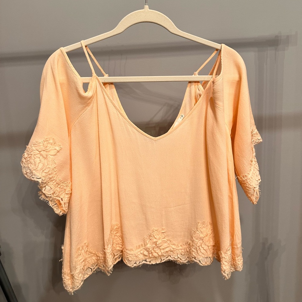 ASTR The Label off shoulder strappy top with lace detail. Size Small. Be…